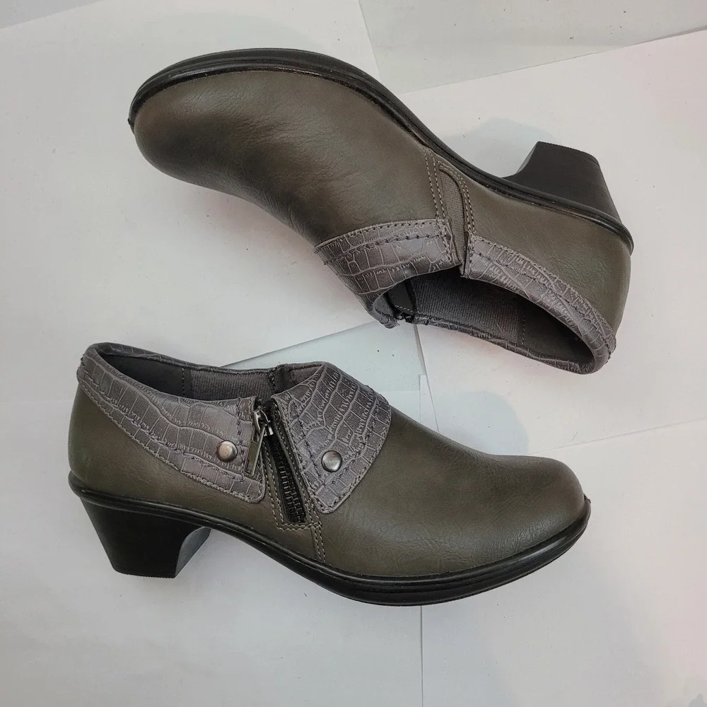 Easy Street Comfort Wave Ankle Booties Womens 7.5 Taupe Faux Side Zip Block Heel